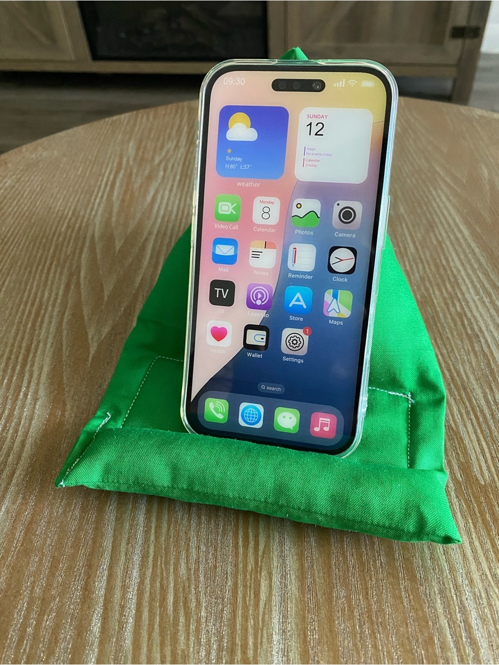 Phone Pillow Holder Bright Green